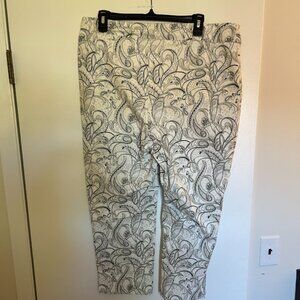 . CHICO'S Fabulously Slimming Crop Paisley Patterned Pants Size 3